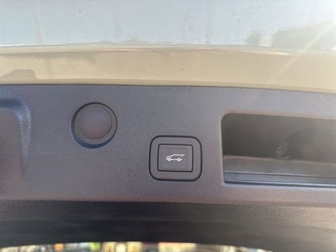New 2026 Chevrolet Equinox LT w/ Convenience Package II FWD image 30