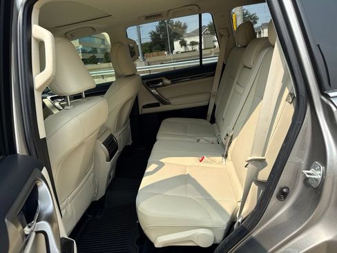 Used 2020 Lexus GX 460 Premium w/ Premium Package AWD/4WD image 15