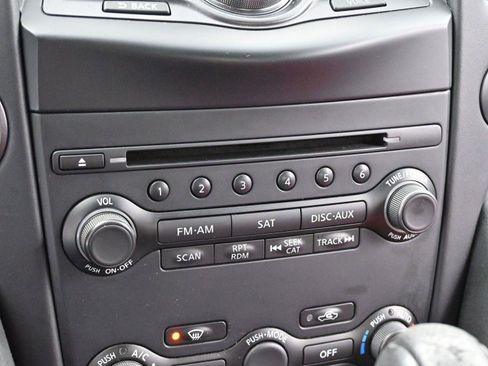 Used 2017 Nissan 370Z NISMO image 24