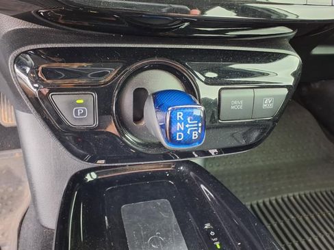 Used 2022 Toyota Prius XLE image 14