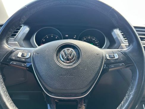 Used 2018 Volkswagen Tiguan SE FWD image 23