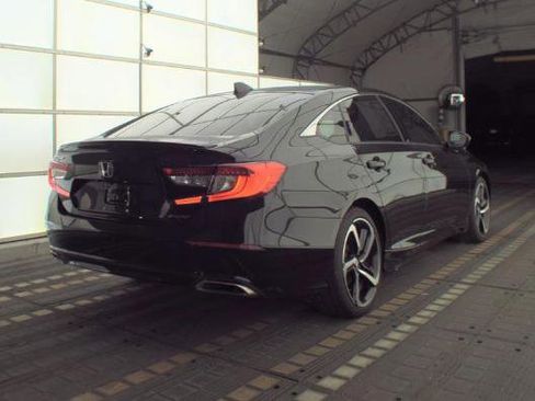 Used 2022 Honda Accord Sport image 3