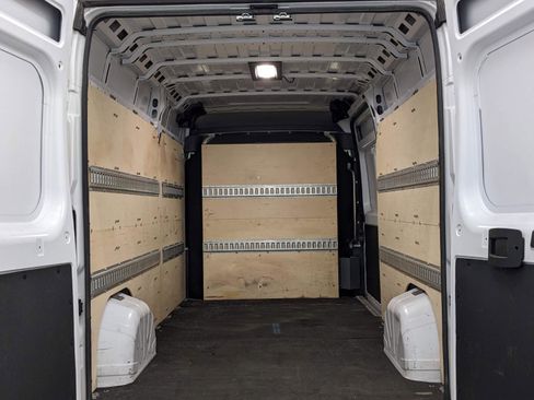 Used 2024 RAM ProMaster 2500 w/ Safety Group image 11