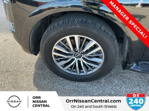 Used 2024 Nissan Armada SL w/ Captain's Chairs Package image 9