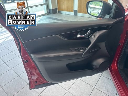 Used 2022 Nissan Rogue Sport SL AWD/4WD image 11
