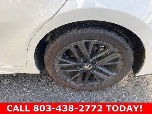 Used 2025 Toyota Camry SE w/ Convenience Package image 29