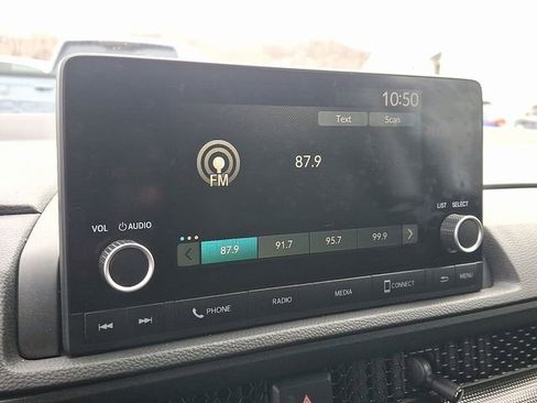 Used 2025 Honda CR-V LX image 17