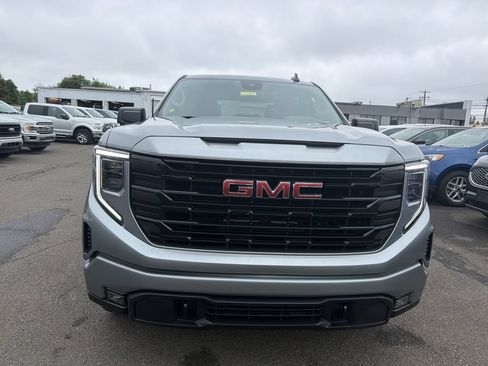Used 2024 GMC Sierra 1500 Elevation AWD/4WD image 3