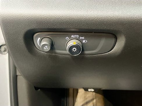 Used 2023 Chevrolet Traverse RS image 10