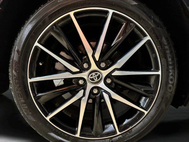 Used 2022 Toyota Camry SE w/ Cold Weather Package FWD image 28