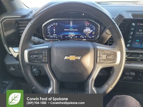 Used 2025 Chevrolet Silverado 2500 LT w/ Convenience Package image 22