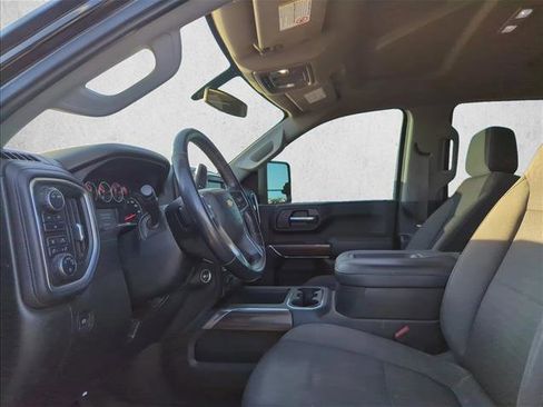Used 2022 Chevrolet Silverado 2500 LT w/ Convenience Package image 9
