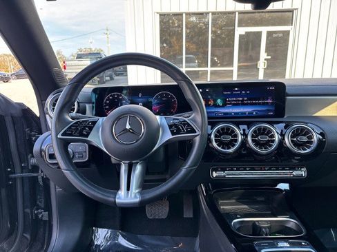 Used 2025 Mercedes-Benz CLA 250 4MATIC image 15