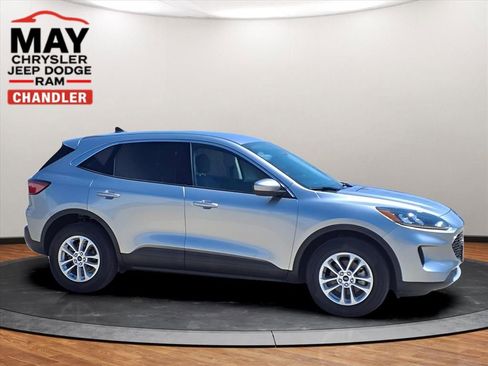 Used 2021 Ford Escape SE image 16