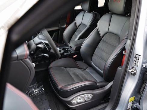 New 2026 Porsche Macan GTS image 5