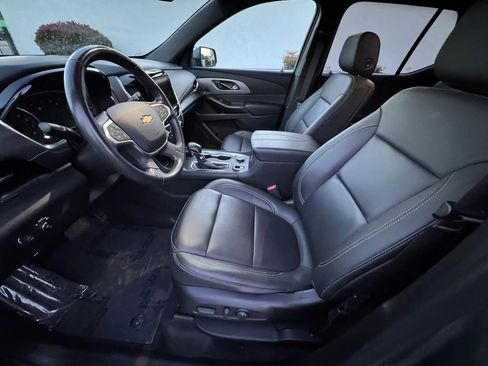 Used 2022 Chevrolet Traverse LT w/ LPO, Floor Liner Package FWD image 10