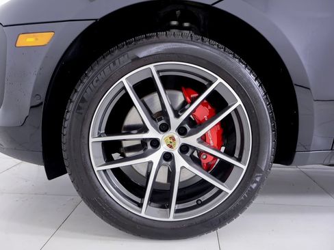 Certified 2023 Porsche Macan S AWD/4WD image 31