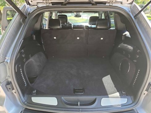 Used 2019 Jeep Grand Cherokee Limited w/ Luxury Group II image 34