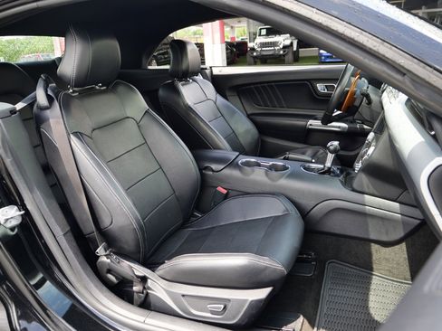Used 2016 Ford Mustang GT Premium RWD image 37