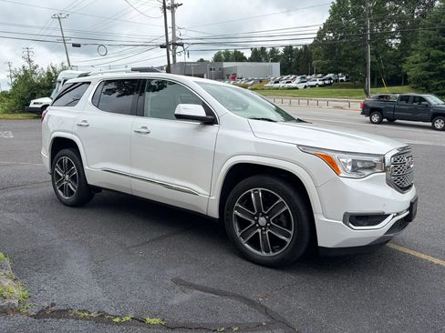 Used 2018 GMC Acadia Denali w/ Technology Package AWD/4WD image 9