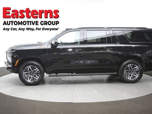 Used 2025 Chevrolet Suburban Z71 image 62