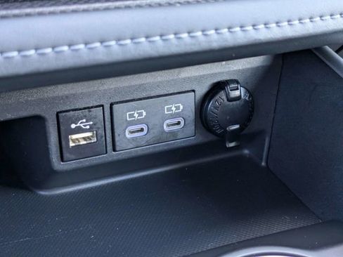 Used 2025 Toyota Highlander LE FWD image 20