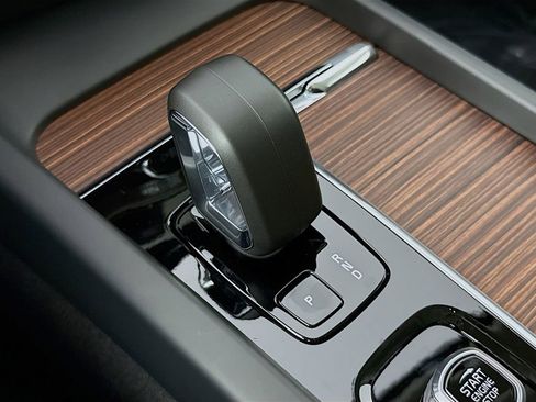 New 2026 Volvo V60 B5 Cross Country Plus w/ Climate Package image 17