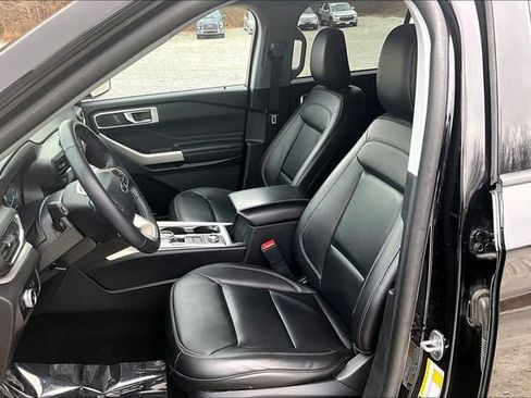 Used 2023 Ford Explorer XLT w/ Equipment Group 202A AWD/4WD image 25