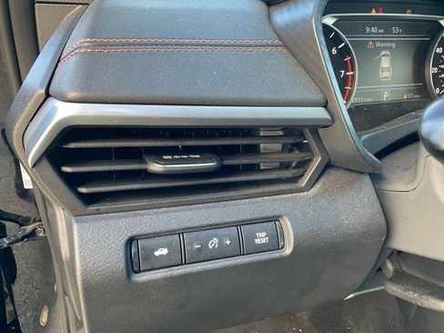 Used 2022 Nissan Altima 2.5 SR w/ Midnight Edition Package image 11