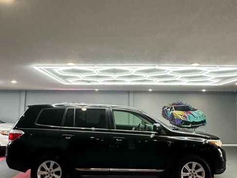 Used 2013 Toyota Highlander SE image 7