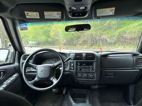 Used 2003 Chevrolet Blazer LS w/ Preferred Equipment Group AWD/4WD image 13