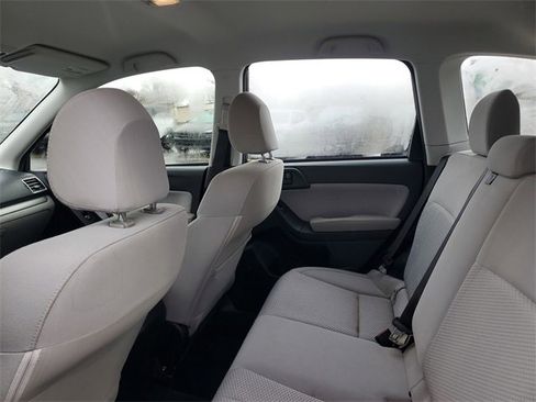 Used 2018 Subaru Forester 2.5i w/ Alloy Wheel Package image 8