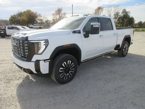 New 2026 GMC Sierra 2500 Denali Ultimate image 11