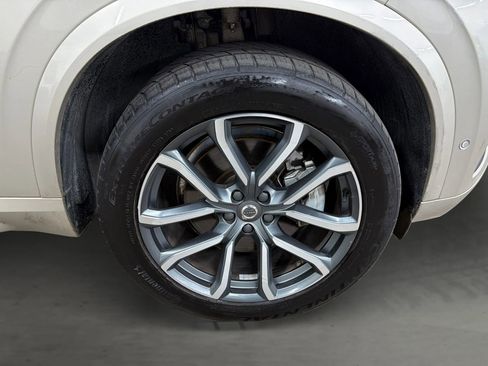 Used 2016 Volvo XC90 T6 Momentum w/ Momentum Plus Package AWD/4WD image 18