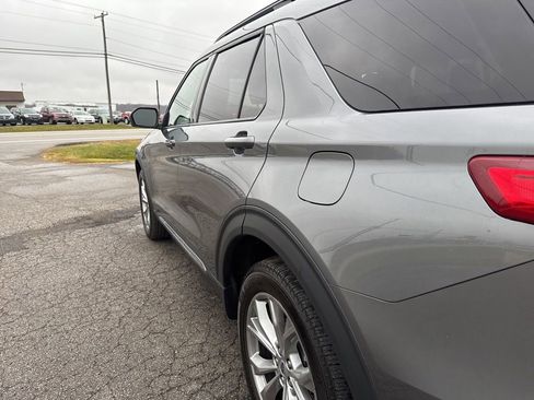 Used 2022 Ford Explorer XLT w/ Equipment Group 202A image 12