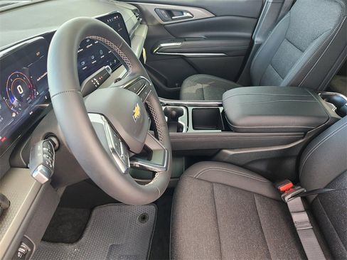 New 2026 Chevrolet Traverse LT image 9