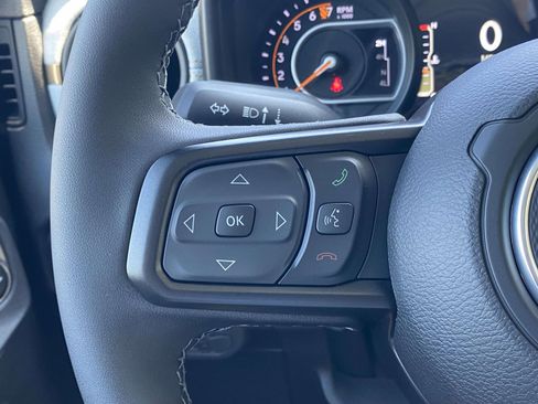 New 2025 Jeep Gladiator Sport image 19