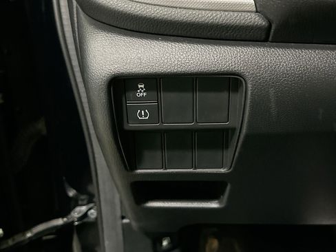 Used 2018 Honda CR-V LX image 17