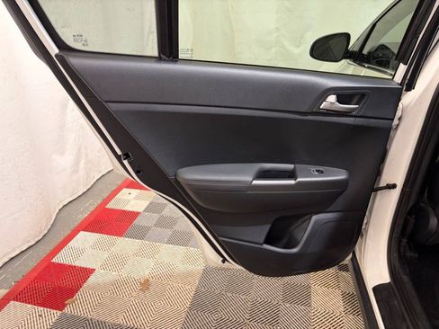 Used 2019 Kia Sportage LX AWD/4WD image 9