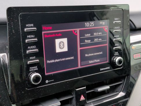 Used 2022 Toyota Camry LE image 26