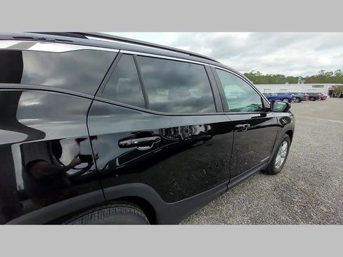 Certified 2022 GMC Terrain SLE w/ Driver Convenience Package image 30