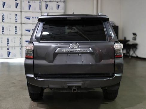 Used 2018 Toyota 4Runner SR5 Premium image 9
