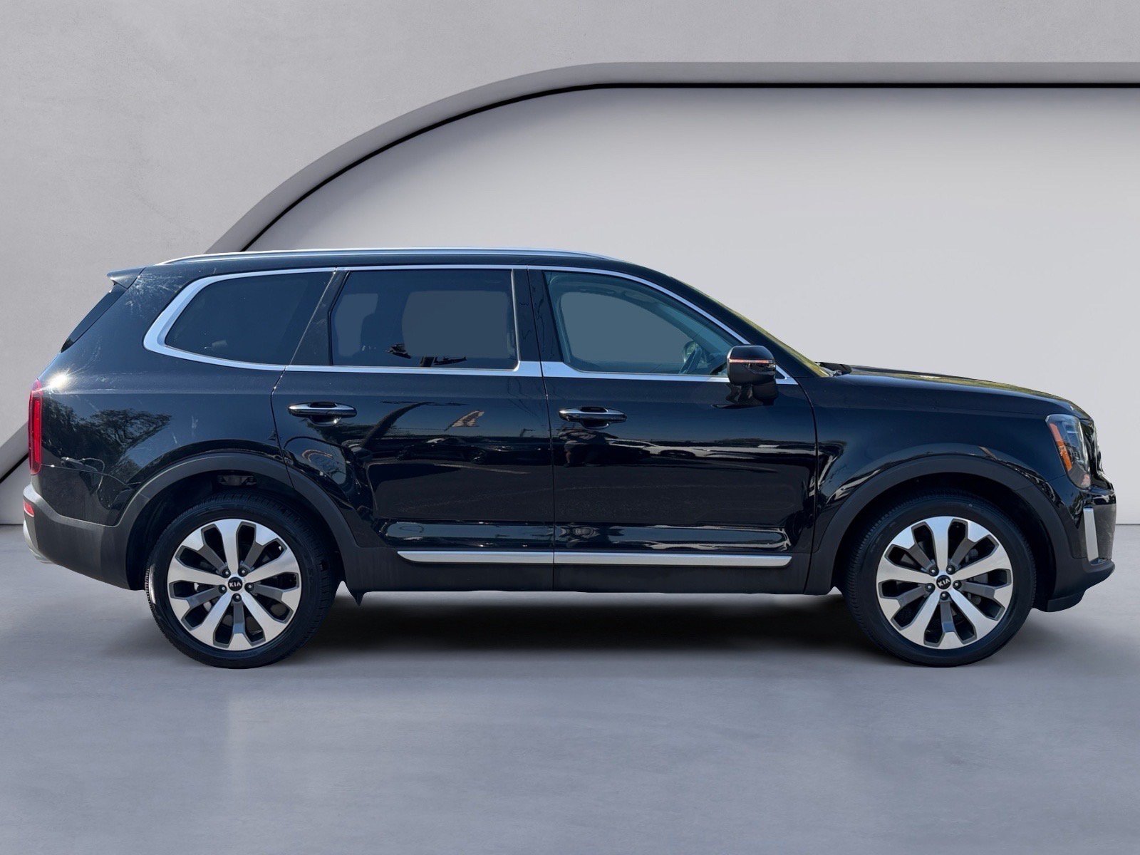 Used 2021 Kia Telluride S FWD image 6