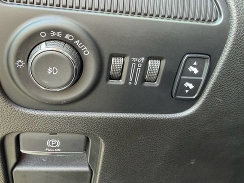 Used 2023 Jeep Wagoneer 4WD image 23