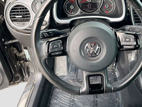 Used 2019 Volkswagen Beetle 2.0T SE FWD image 11