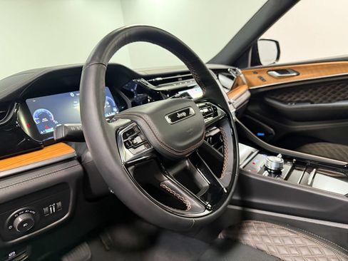 Used 2026 Jeep Grand Cherokee L Summit w/ Obsidian Package AWD/4WD image 79