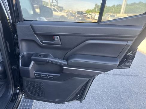 Used 2025 Toyota 4Runner SR5 AWD/4WD image 23