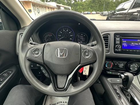 Used 2016 Honda HR-V LX image 15