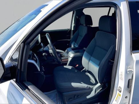 Used 2019 GMC Yukon XL SLE AWD/4WD image 24