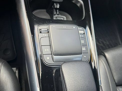 Used 2021 Mercedes-Benz GLA 250 4MATIC image 16